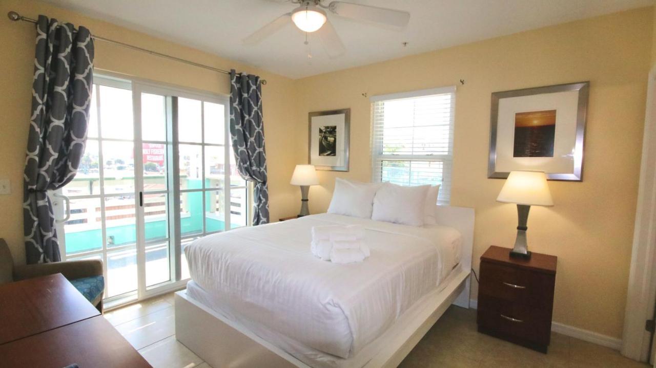 סיינט פיט ביץ' Johns Pass Condo'S- Fully Remote מראה חיצוני תמונה